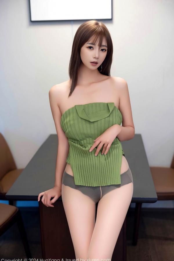    HuaYang花漾-600-宋kiki：绿色针织抹胸短裙展现轻熟气质，室内私房丝袜美腿诱惑，尽显高颜值女神风采第68张图片