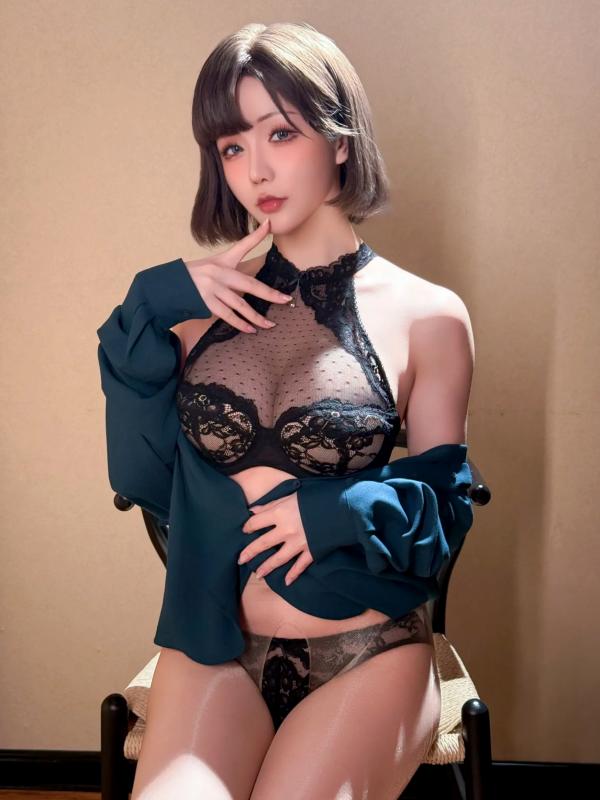    【私房摄影】星之迟迟：热心的邻居姐姐，身着性感黑色蕾丝内衣，诠释极致诱惑，尽显邻家尤物魅力第108张图片