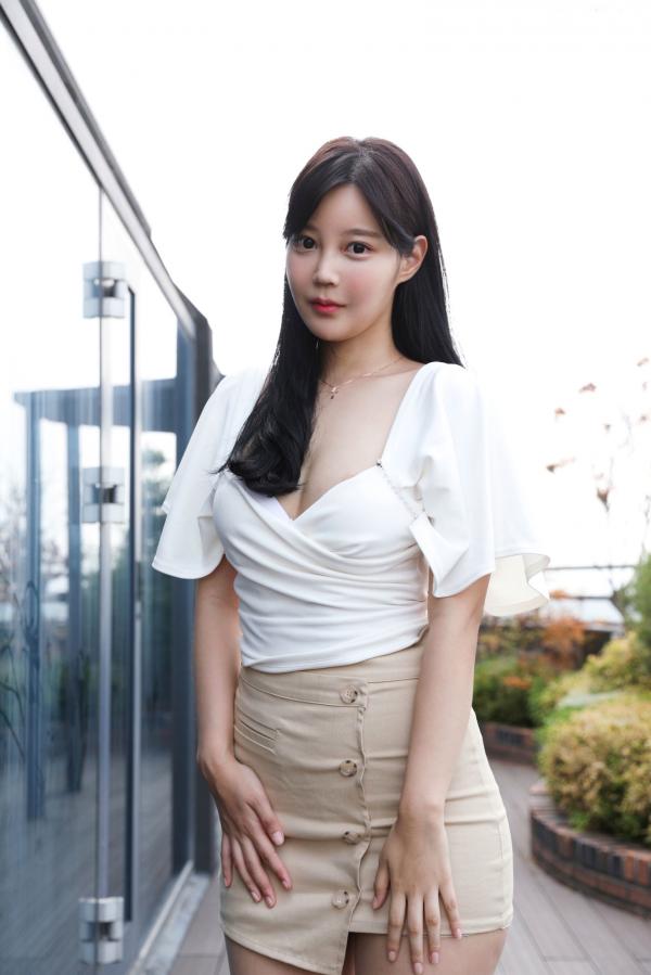    韩国美女Joo Yeon相亲女友系列，清新白衬衫搭配包臀裙，极致丝袜美腿，户外露台唯美私房，尽显温婉甜美气质第5张图片