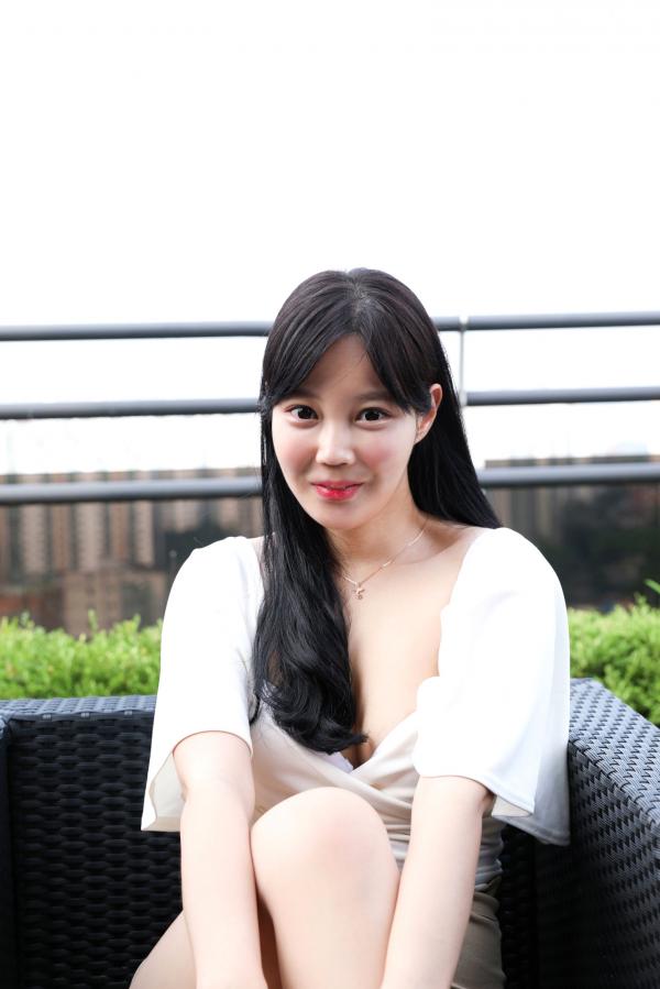    韩国美女Joo Yeon相亲女友系列，清新白衬衫搭配包臀裙，极致丝袜美腿，户外露台唯美私房，尽显温婉甜美气质第7张图片