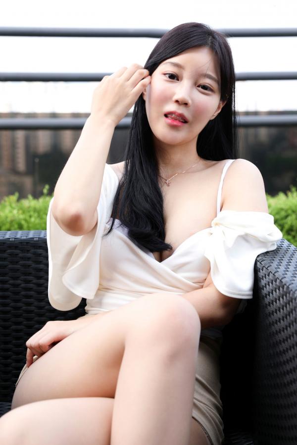    韩国美女Joo Yeon相亲女友系列，清新白衬衫搭配包臀裙，极致丝袜美腿，户外露台唯美私房，尽显温婉甜美气质第13张图片