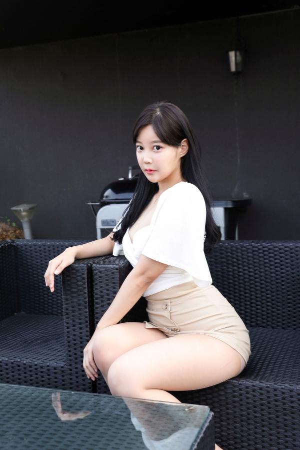    韩国美女Joo Yeon相亲女友系列，清新白衬衫搭配包臀裙，极致丝袜美腿，户外露台唯美私房，尽显温婉甜美气质第25张图片