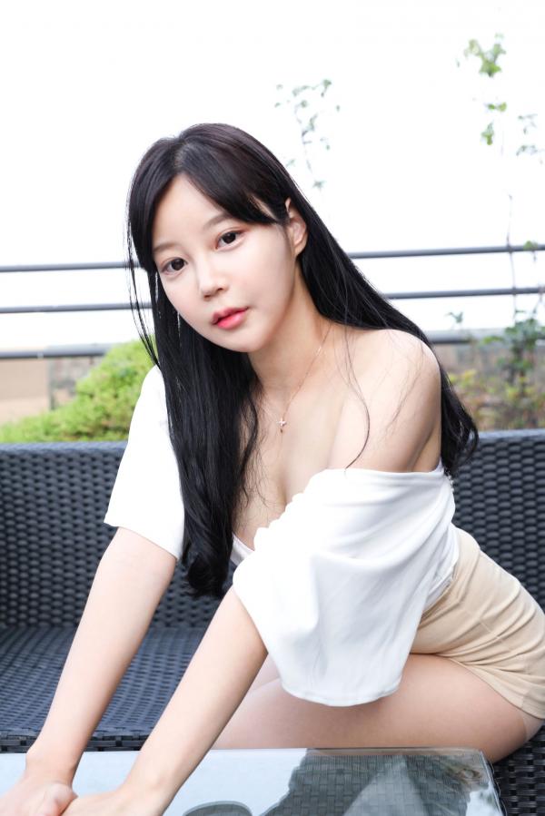    韩国美女Joo Yeon相亲女友系列，清新白衬衫搭配包臀裙，极致丝袜美腿，户外露台唯美私房，尽显温婉甜美气质第30张图片