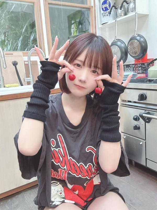    けん研(Kenken) 2023.06 Fantia写真合集：清纯童颜、居家内衣、温泉湿身与泳装诱惑第30张图片