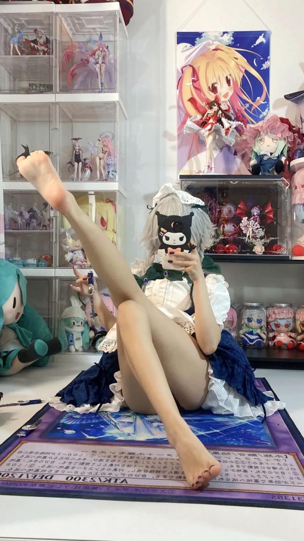    白栎Shirly - 十六夜咲夜 COSPLAY私房摄影，绝美腿部丝袜特写与宅系女仆诱惑第4张图片