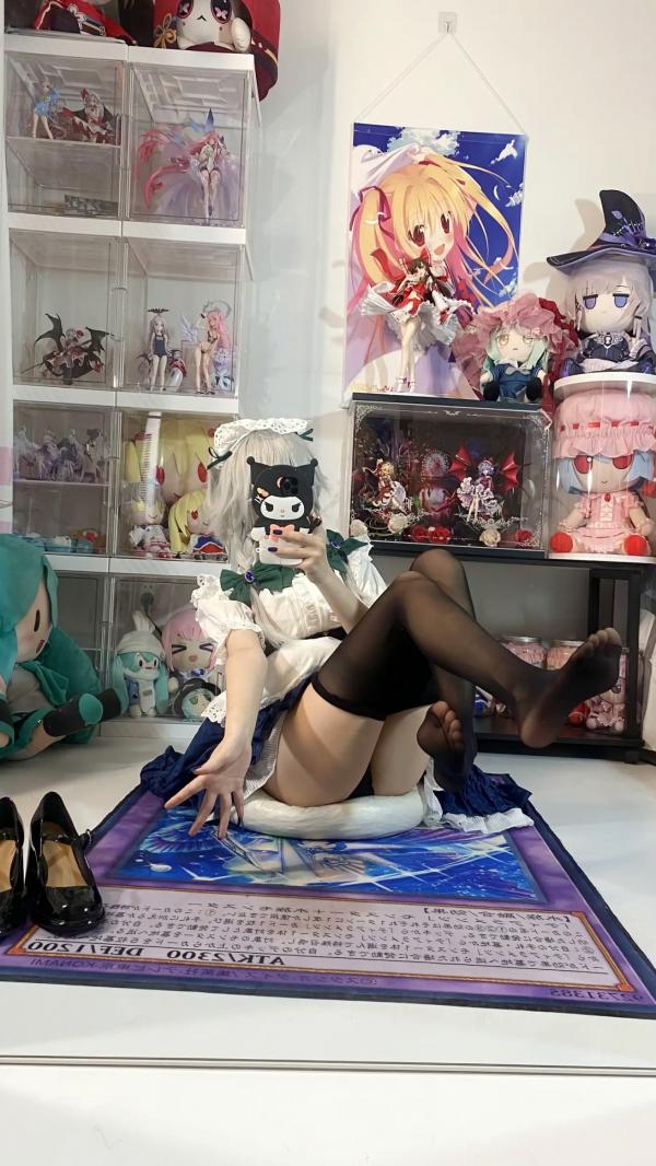    白栎Shirly - 十六夜咲夜 COSPLAY私房摄影，绝美腿部丝袜特写与宅系女仆诱惑第5张图片