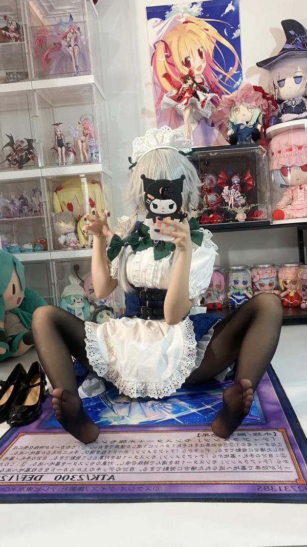    白栎Shirly - 十六夜咲夜 COSPLAY私房摄影，绝美腿部丝袜特写与宅系女仆诱惑第50张图片