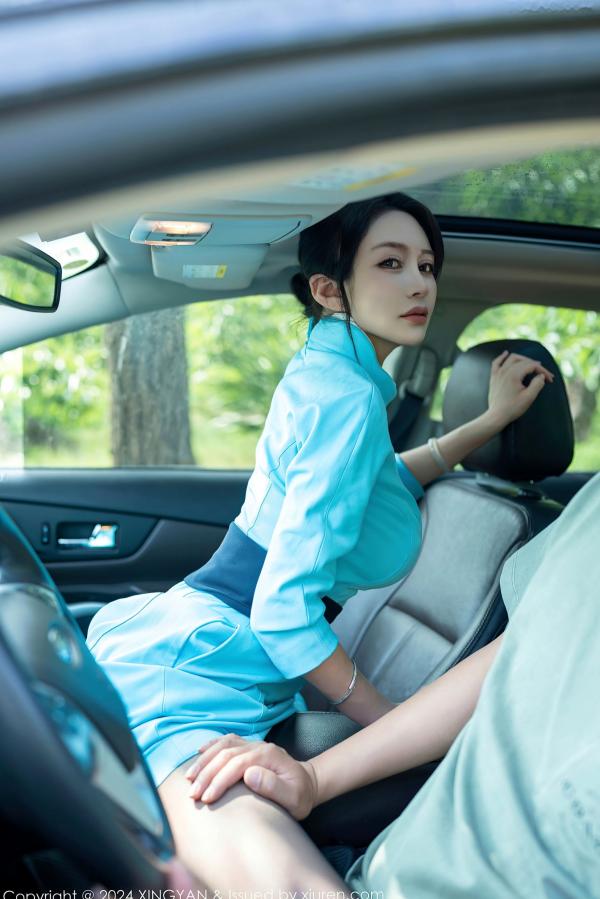    《XingYan星颜社-244-林幼 车内私房写真，湖蓝短裙搭配黑丝，演绎极致诱惑车震场景》第19张图片