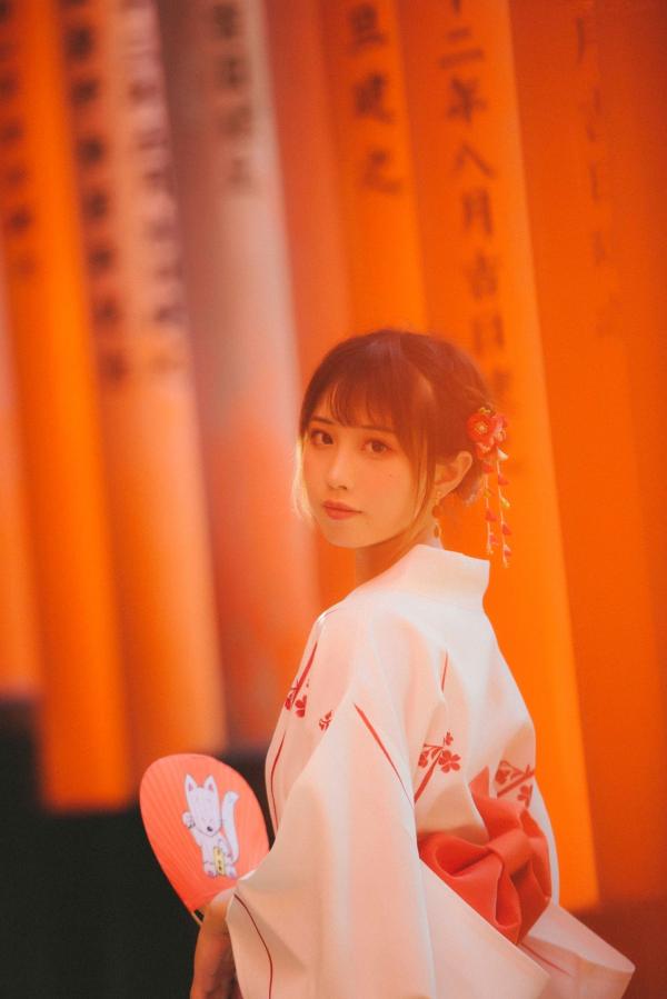    Money冷冷-006-酒吞童子二次元Cosplay私房写真，清纯校服搭配诱惑网袜与红高跟，邪魅鬼面具背景下的极致诱惑第42张图片
