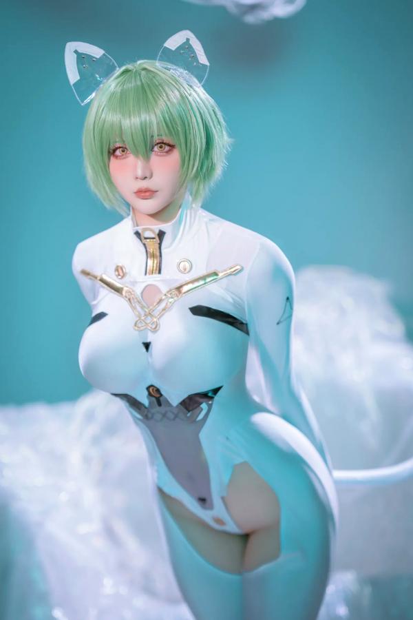    星之迟迟Cosplay碧蓝航线纳西莫夫，极品二次元未来感白色紧身衣，冷艳动人 [34P]第9张图片