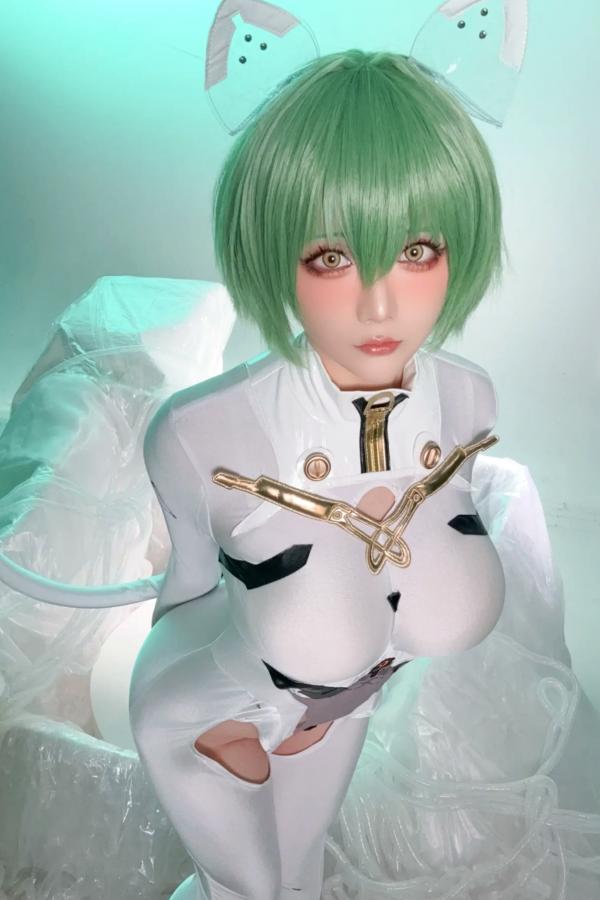    星之迟迟Cosplay碧蓝航线纳西莫夫，极品二次元未来感白色紧身衣，冷艳动人 [34P]第26张图片