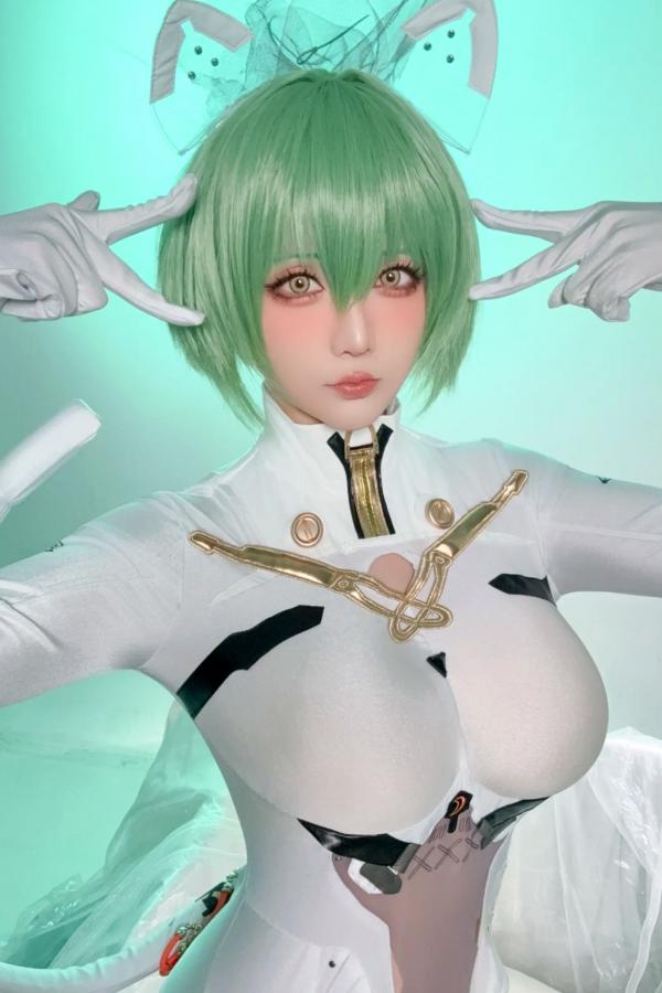    星之迟迟Cosplay碧蓝航线纳西莫夫，极品二次元未来感白色紧身衣，冷艳动人 [34P]第32张图片