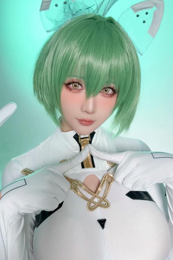    星之迟迟Cosplay碧蓝航线纳西莫夫，极品二次元未来感白色紧身衣，冷艳动人 [34P]第33张图片