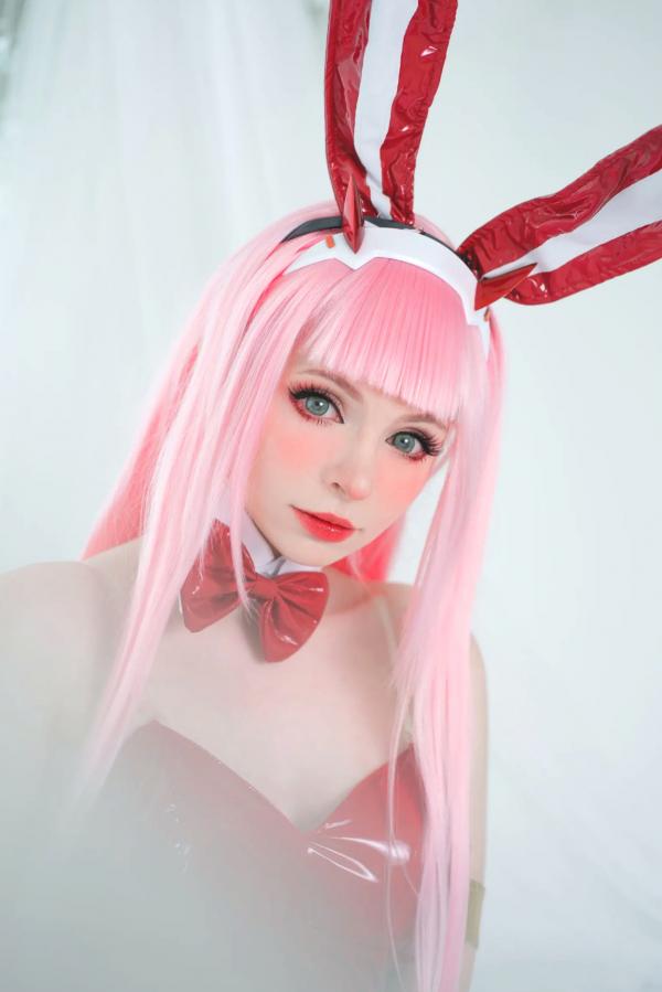    Peach milky - ZeroTwo 绝美Cosplay写真，02动漫角色扮演，欧美模特清纯甜美制服诱惑套图第13张图片