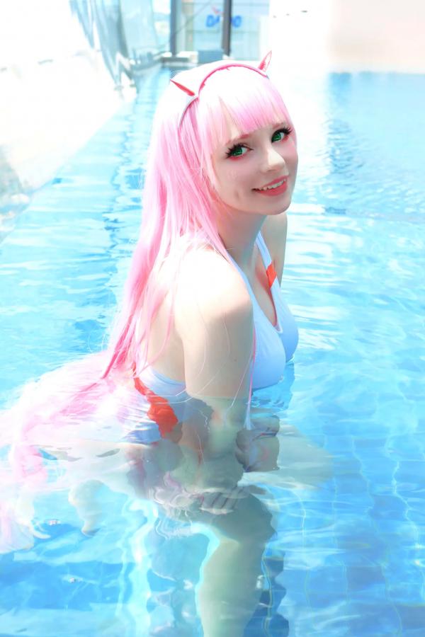    Peach milky - ZeroTwo 绝美Cosplay写真，02动漫角色扮演，欧美模特清纯甜美制服诱惑套图第21张图片