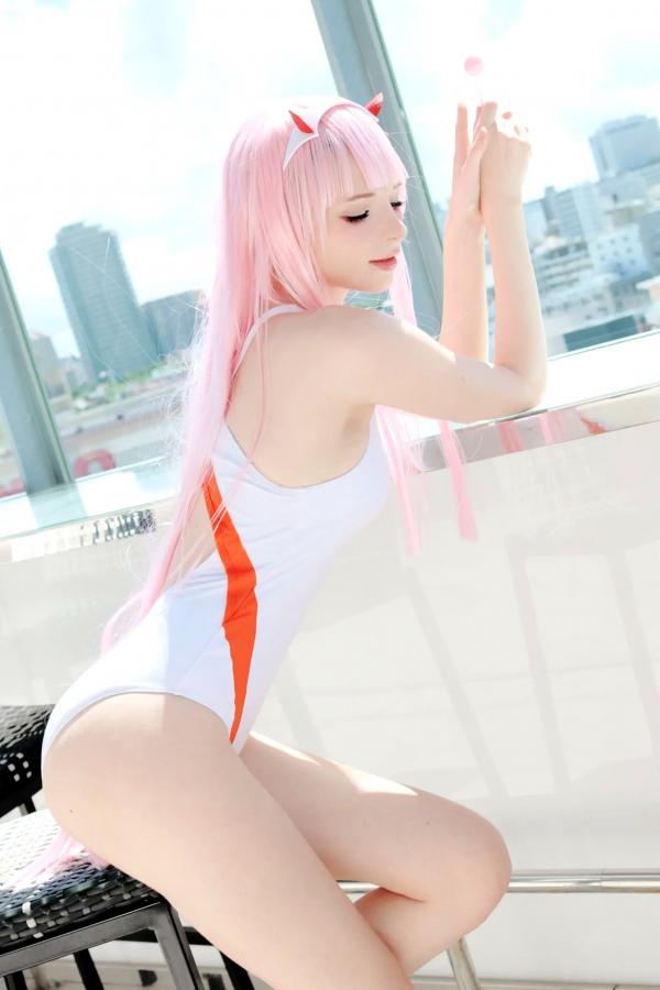    Peach milky - ZeroTwo 绝美Cosplay写真，02动漫角色扮演，欧美模特清纯甜美制服诱惑套图第26张图片