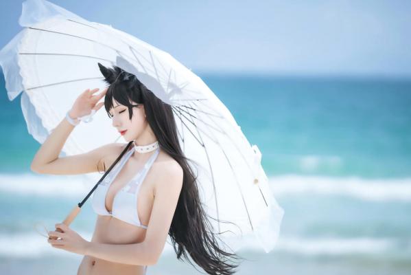    masaki雅祈 - 碧蓝航线爱宕Cosplay，纯白比基尼海滩度假风，性感女神与狐耳少女的完美演绎 [29P]第1张图片