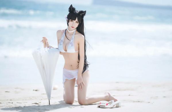   masaki雅祈 - 碧蓝航线爱宕Cosplay，纯白比基尼海滩度假风，性感女神与狐耳少女的完美演绎 [29P]第7张图片