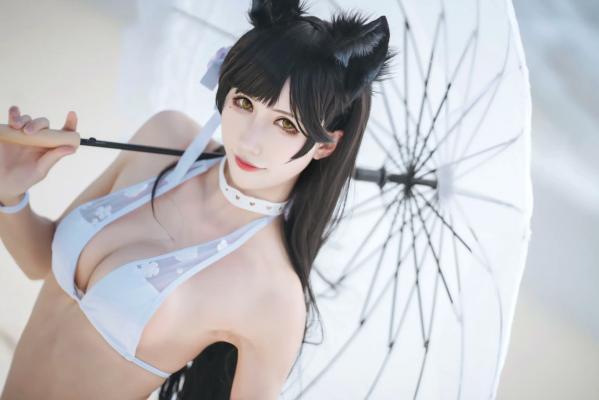   masaki雅祈 - 碧蓝航线爱宕Cosplay，纯白比基尼海滩度假风，性感女神与狐耳少女的完美演绎 [29P]第15张图片