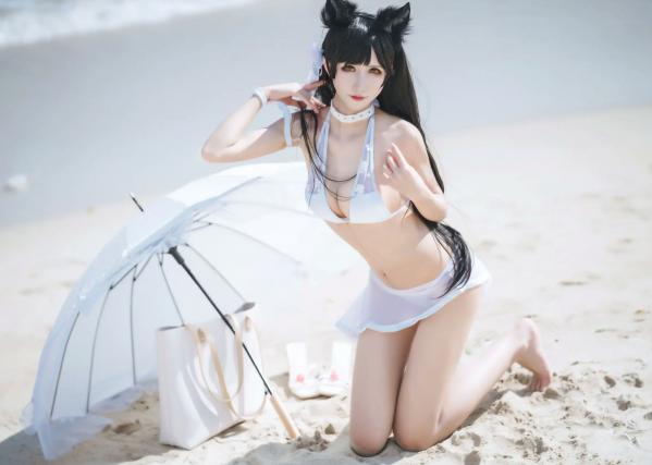    masaki雅祈 - 碧蓝航线爱宕Cosplay，纯白比基尼海滩度假风，性感女神与狐耳少女的完美演绎 [29P]第17张图片