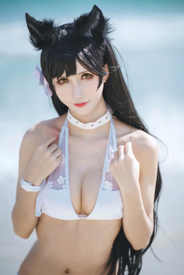    masaki雅祈 - 碧蓝航线爱宕Cosplay，纯白比基尼海滩度假风，性感女神与狐耳少女的完美演绎 [29P]第20张图片