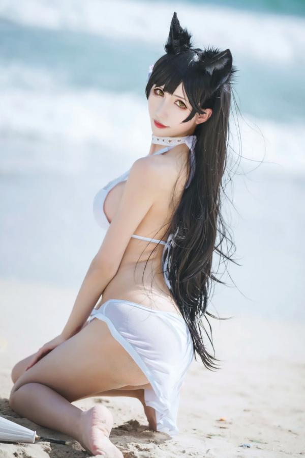    masaki雅祈 - 碧蓝航线爱宕Cosplay，纯白比基尼海滩度假风，性感女神与狐耳少女的完美演绎 [29P]第21张图片