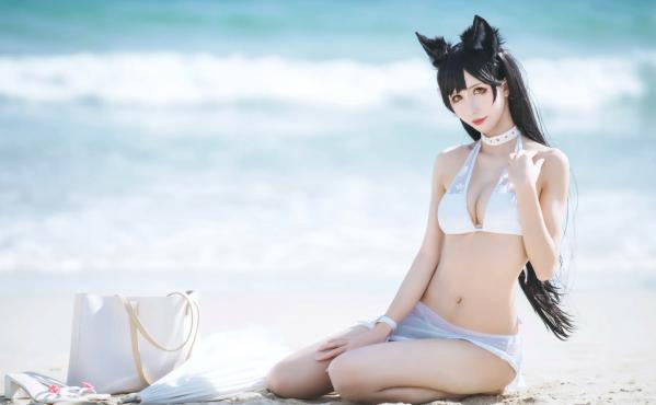    masaki雅祈 - 碧蓝航线爱宕Cosplay，纯白比基尼海滩度假风，性感女神与狐耳少女的完美演绎 [29P]第23张图片