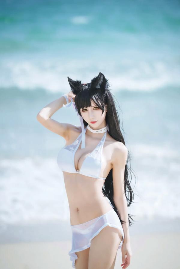    masaki雅祈 - 碧蓝航线爱宕Cosplay，纯白比基尼海滩度假风，性感女神与狐耳少女的完美演绎 [29P]第24张图片
