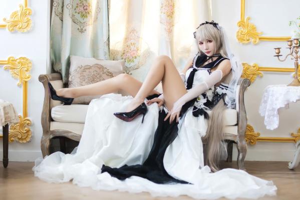    masaki雅祈 - 碧蓝航线可畏礼服COS，银发红瞳还原绝美华服，精致优雅角色扮演写真第9张图片