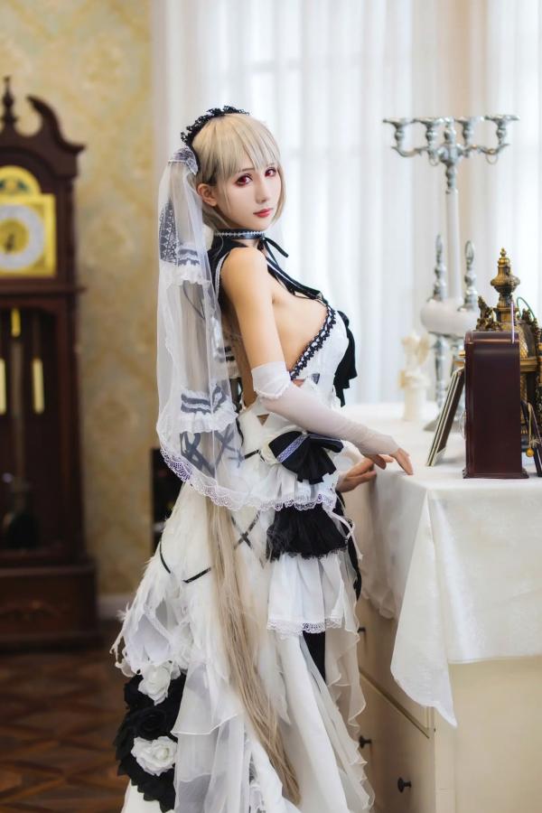    masaki雅祈 - 碧蓝航线可畏礼服COS，银发红瞳还原绝美华服，精致优雅角色扮演写真第11张图片
