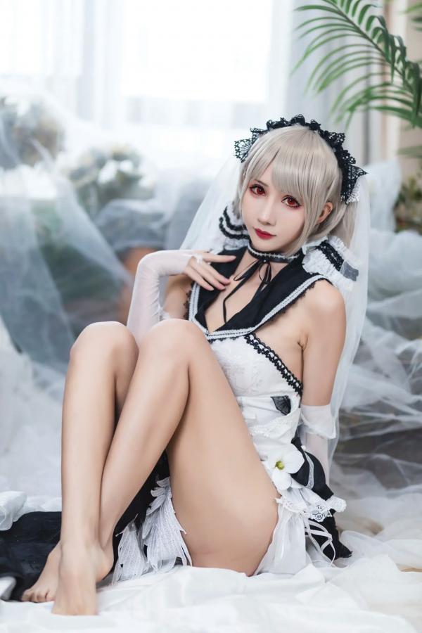    masaki雅祈 - 碧蓝航线可畏礼服COS，银发红瞳还原绝美华服，精致优雅角色扮演写真第21张图片