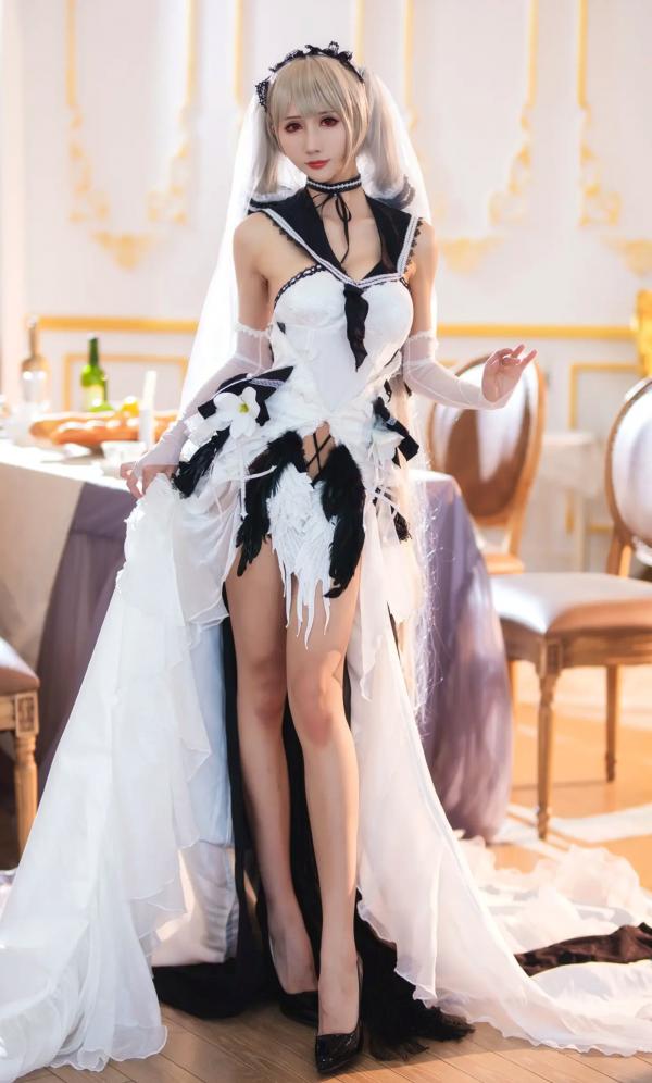    masaki雅祈 - 碧蓝航线可畏礼服COS，银发红瞳还原绝美华服，精致优雅角色扮演写真第23张图片