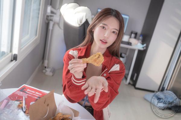    韩国美女Yeha炸鸡美女外送角色扮演私房大尺度写真，Expensive and Delicious Naked Hen Pure Media 277第31张图片