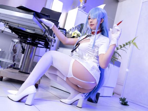    小和甜酒 - 伏罗希洛夫护士cos写真，碧蓝航线角色扮演，实验室主题护士制服极致诱惑 [25P]第10张图片