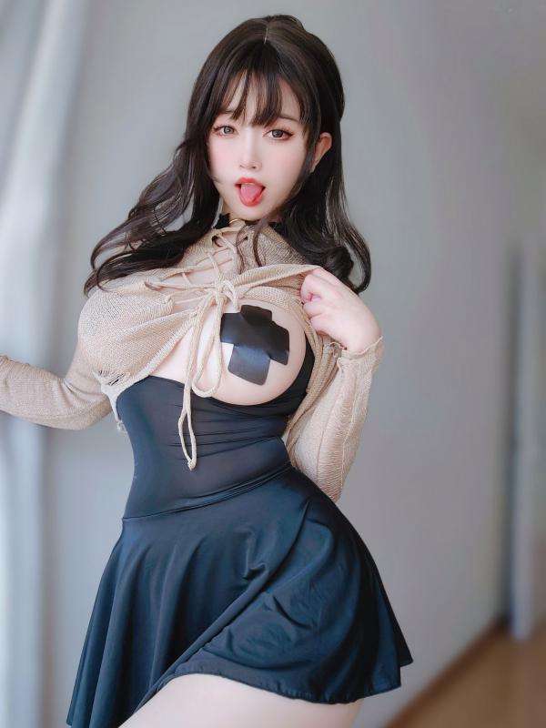    女主K-初秋私房穿搭：童颜巨乳、极致诱惑与大胆的大尺度写真第3张图片