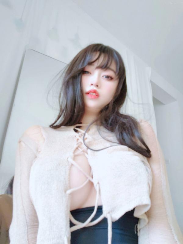    女主K-初秋私房穿搭：童颜巨乳、极致诱惑与大胆的大尺度写真第82张图片
