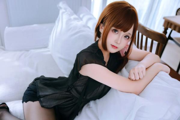    Cosplay日奈娇 - 未亡人：室内私房黑丝福利，尽显御姐成熟风韵与极致诱惑，极品身材写真大赏 [178P]第36张图片