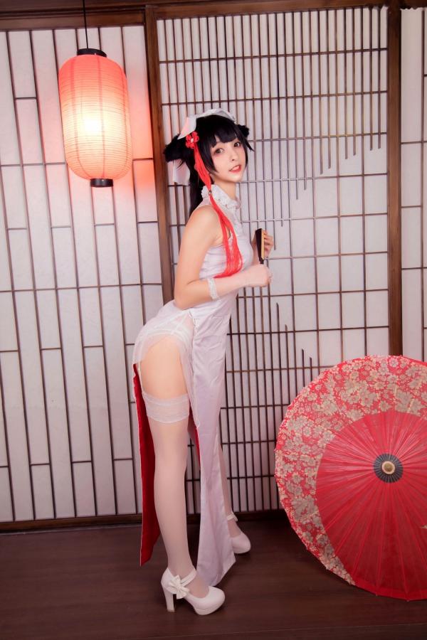    神楽坂真冬-指挥官很忙：纯白军装COS制服诱惑，极致丝袜美腿，室内私房视觉盛宴第55张图片