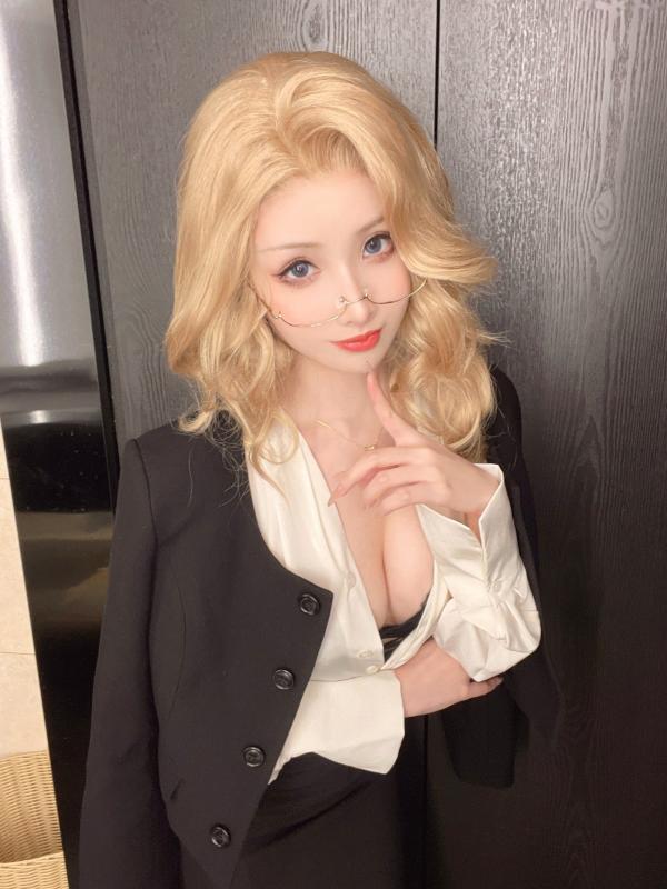    Rioko凉凉子《女上司单人版》OL职场制服诱惑，黑丝高跟尽显女神气质，知性干练私房写真第44张图片