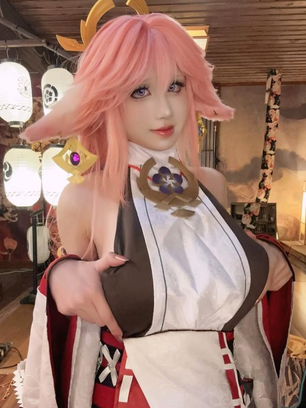    《桜满三时 八重神子》极致性感COSPLAY，高还原度与极品身材的视觉碰撞，诱惑角色扮演，尽显人间胸器之美[89P]第5张图片