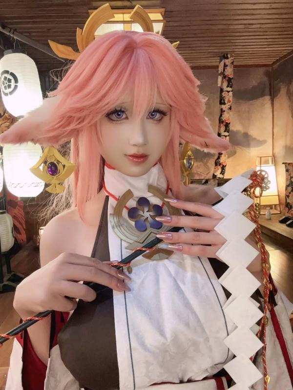    《桜满三时 八重神子》极致性感COSPLAY，高还原度与极品身材的视觉碰撞，诱惑角色扮演，尽显人间胸器之美[89P]第12张图片