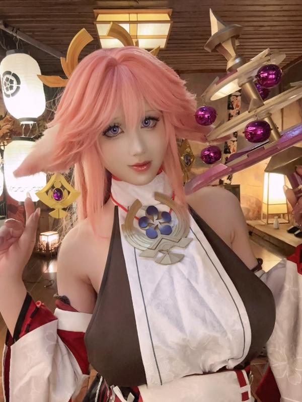    《桜满三时 八重神子》极致性感COSPLAY，高还原度与极品身材的视觉碰撞，诱惑角色扮演，尽显人间胸器之美[89P]第13张图片
