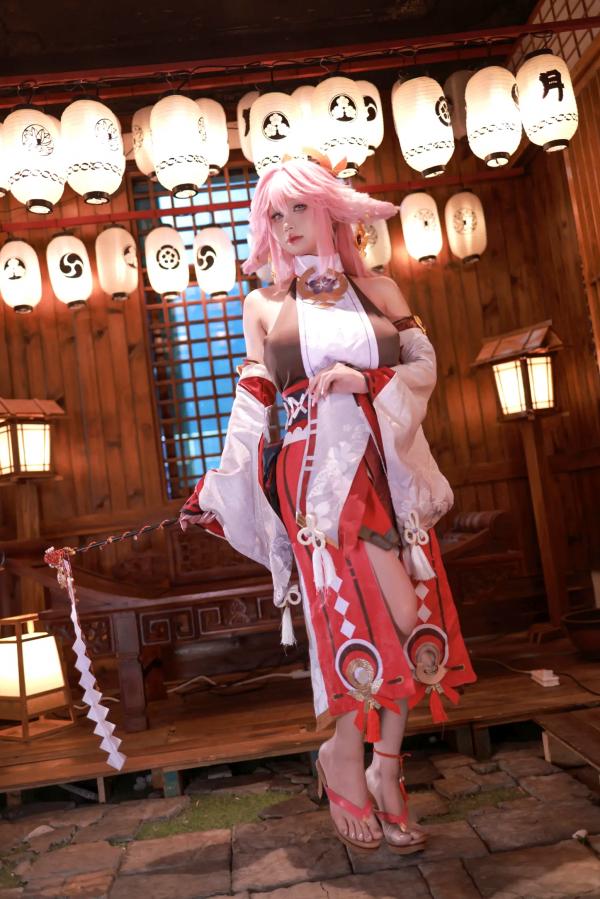    《桜满三时 八重神子》极致性感COSPLAY，高还原度与极品身材的视觉碰撞，诱惑角色扮演，尽显人间胸器之美[89P]第63张图片