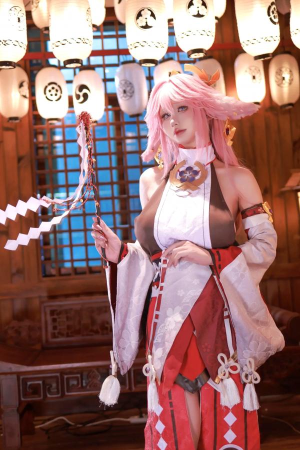    《桜满三时 八重神子》极致性感COSPLAY，高还原度与极品身材的视觉碰撞，诱惑角色扮演，尽显人间胸器之美[89P]第64张图片