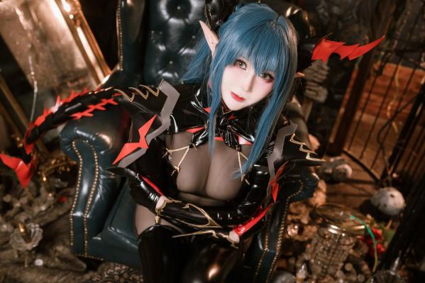    兔胖胖min - 暗黑哥特风魔族少女角色扮演 雷根斯堡精选大尺度私房照 [40P]第19张图片