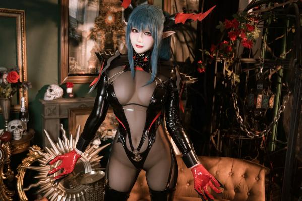    兔胖胖min - 暗黑哥特风魔族少女角色扮演 雷根斯堡精选大尺度私房照 [40P]第23张图片