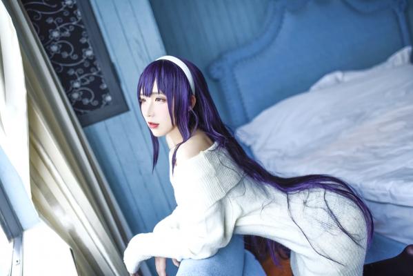    九曲Jean - 霞之丘诗羽Cosplay，白色露肩毛衣配黑丝，室内私房动漫女神，还原度超高[28P]第17张图片