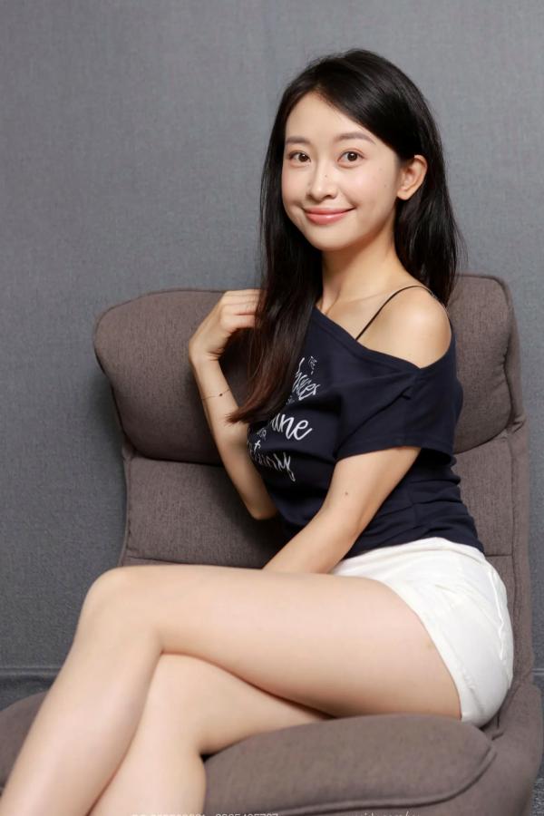    IESS异思趣向 小婕《素人薄丝（下）》足控高清写真，透明凉鞋搭配隐形丝袜，居家私房绝美腿模视觉盛宴 [90P]第62张图片