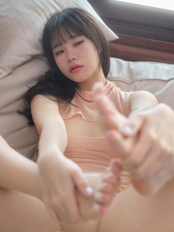    韩国美女Sira淡绿T短裙私房写真，极致性感美臀曲线，ArtGravia纯欲风格大尺度女神摄影第96张图片