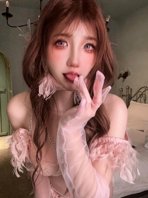    鬼马少女阿薰kaOri - 长大的羽毛 粉色羽毛蕾丝内衣诱惑私房写真 [86P]第86张图片